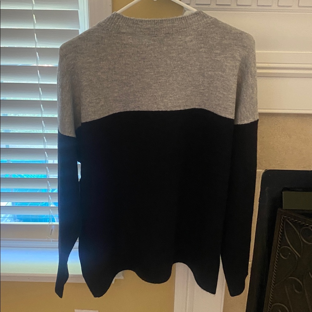 NWT $69 Vince Camuto women's M Two-Tone Gray Black loose fit super soft Sweater - Picture 5 of 8
